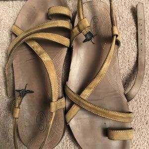 Women’s size 7 chacos